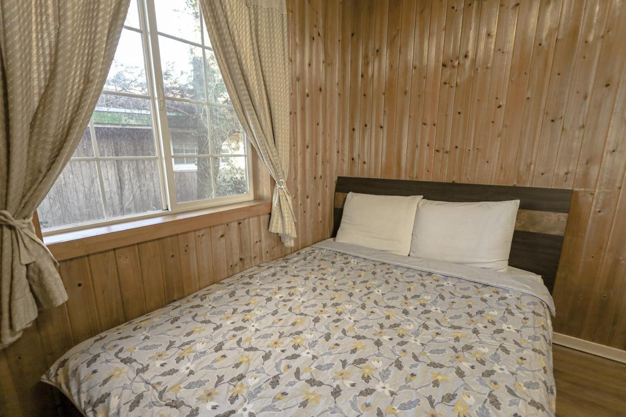 Jeju Log Village Pension Seogwipo Bagian luar foto